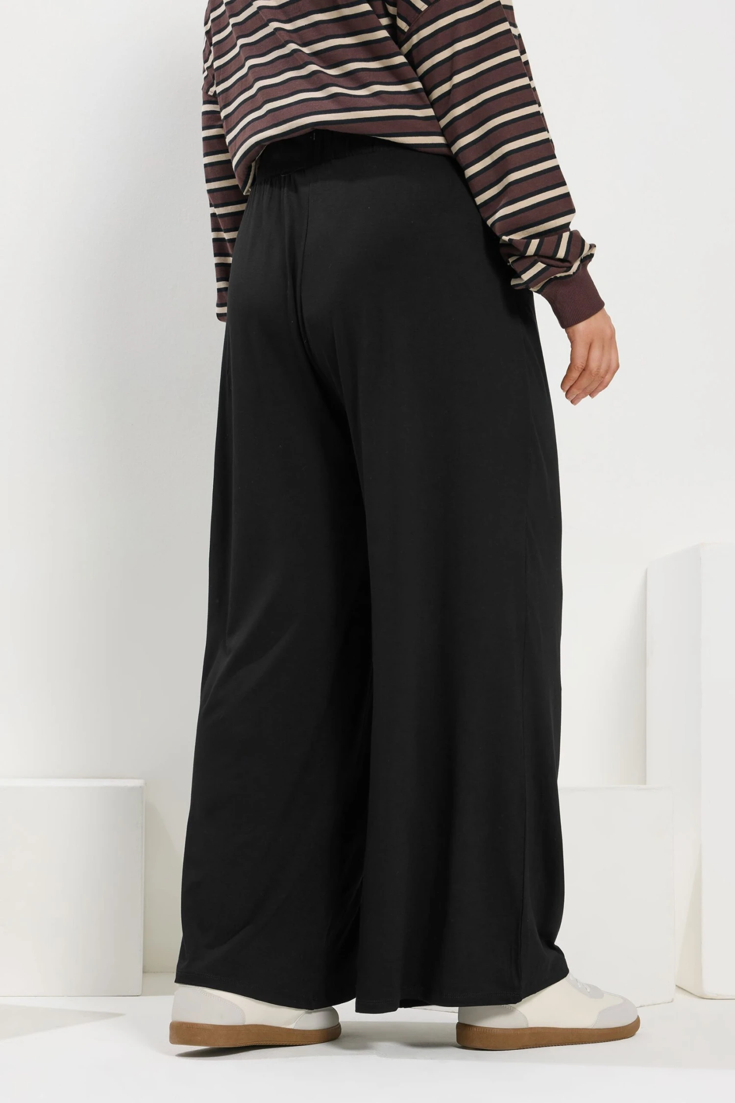 YOURS - Pantalon Noir Stretch Wide Leg 5 YOURS - Pantalon Noir Stretch Wide Leg – Image 3